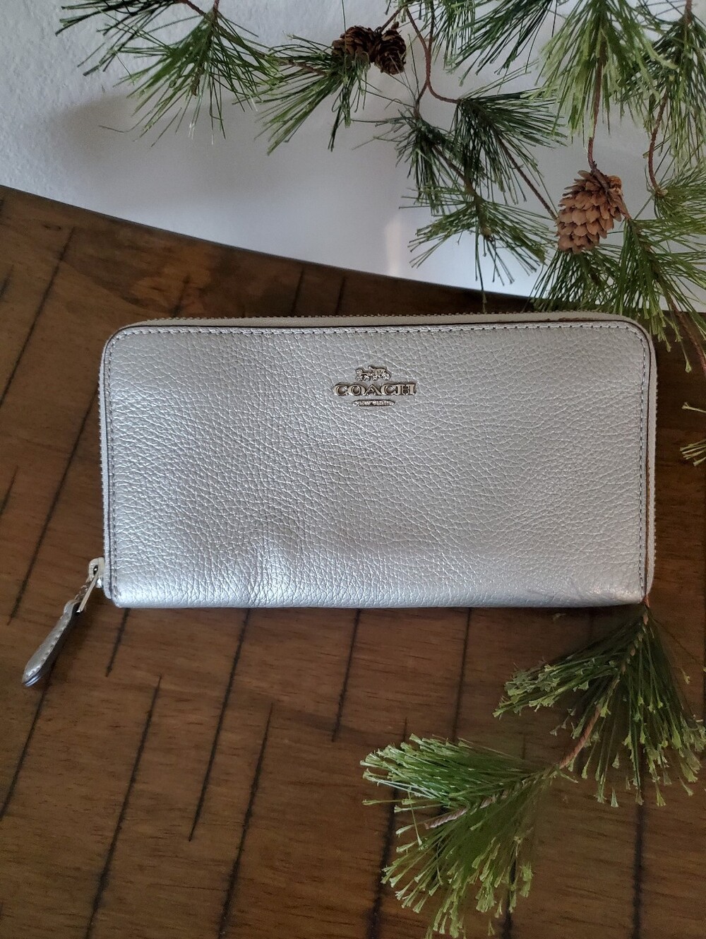 COACH Metallic Platinum Silver Pebbled Leather Accordion Zip Around Wallet F3126